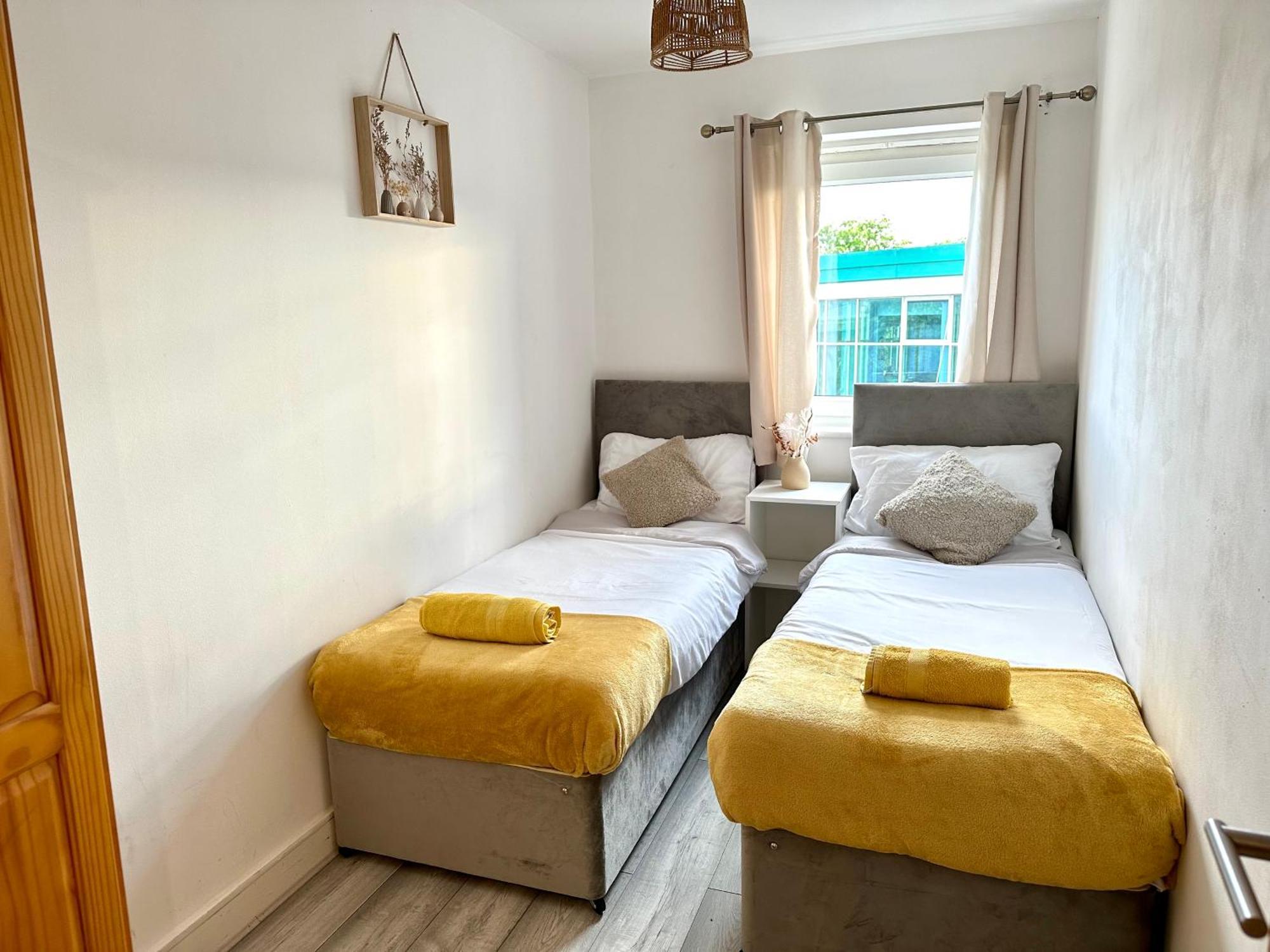 Apartamento Starlet - 2 Bedroom Near Central Line *