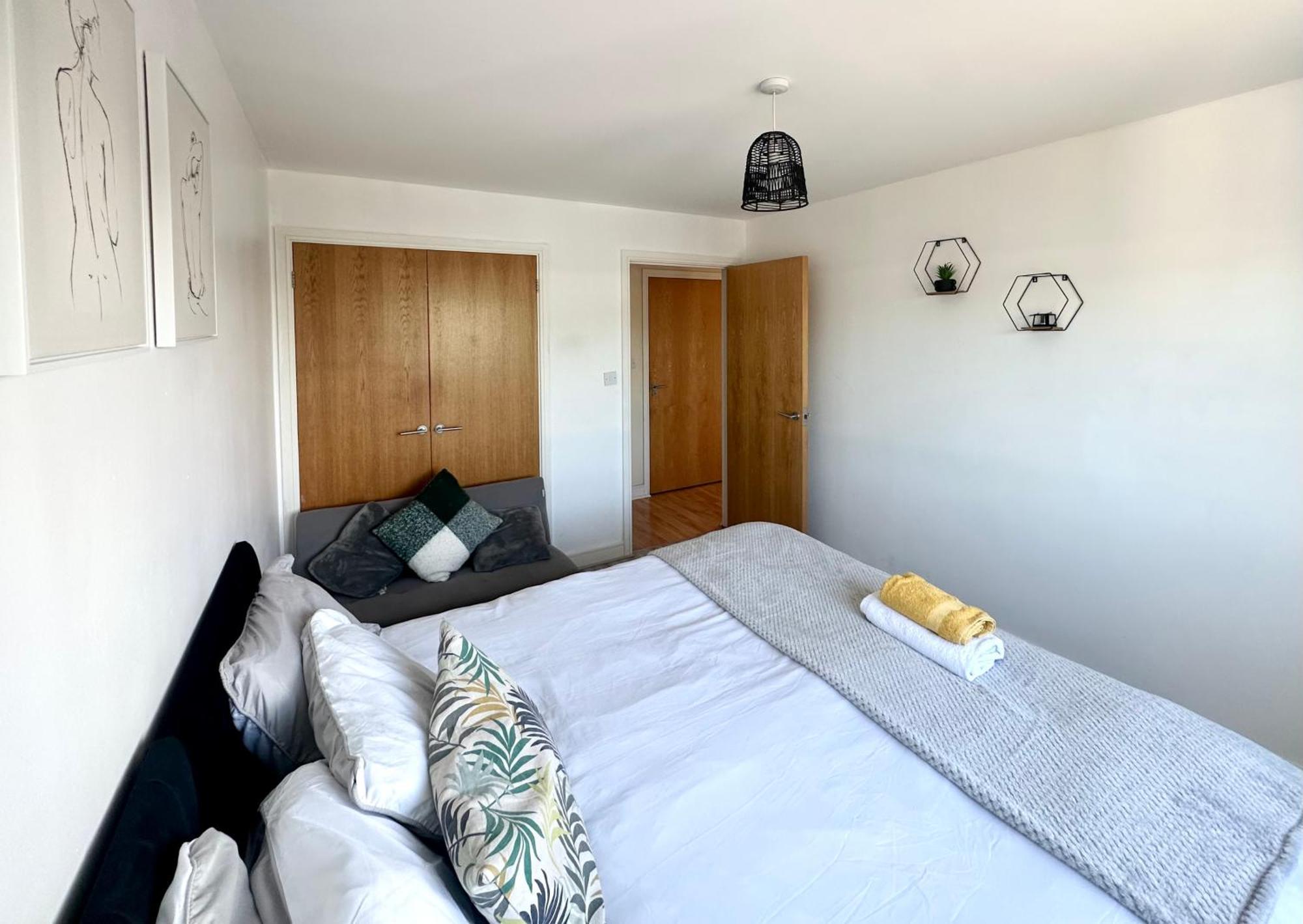Starlet - 2 Bedroom Near Central Line Apartamento *