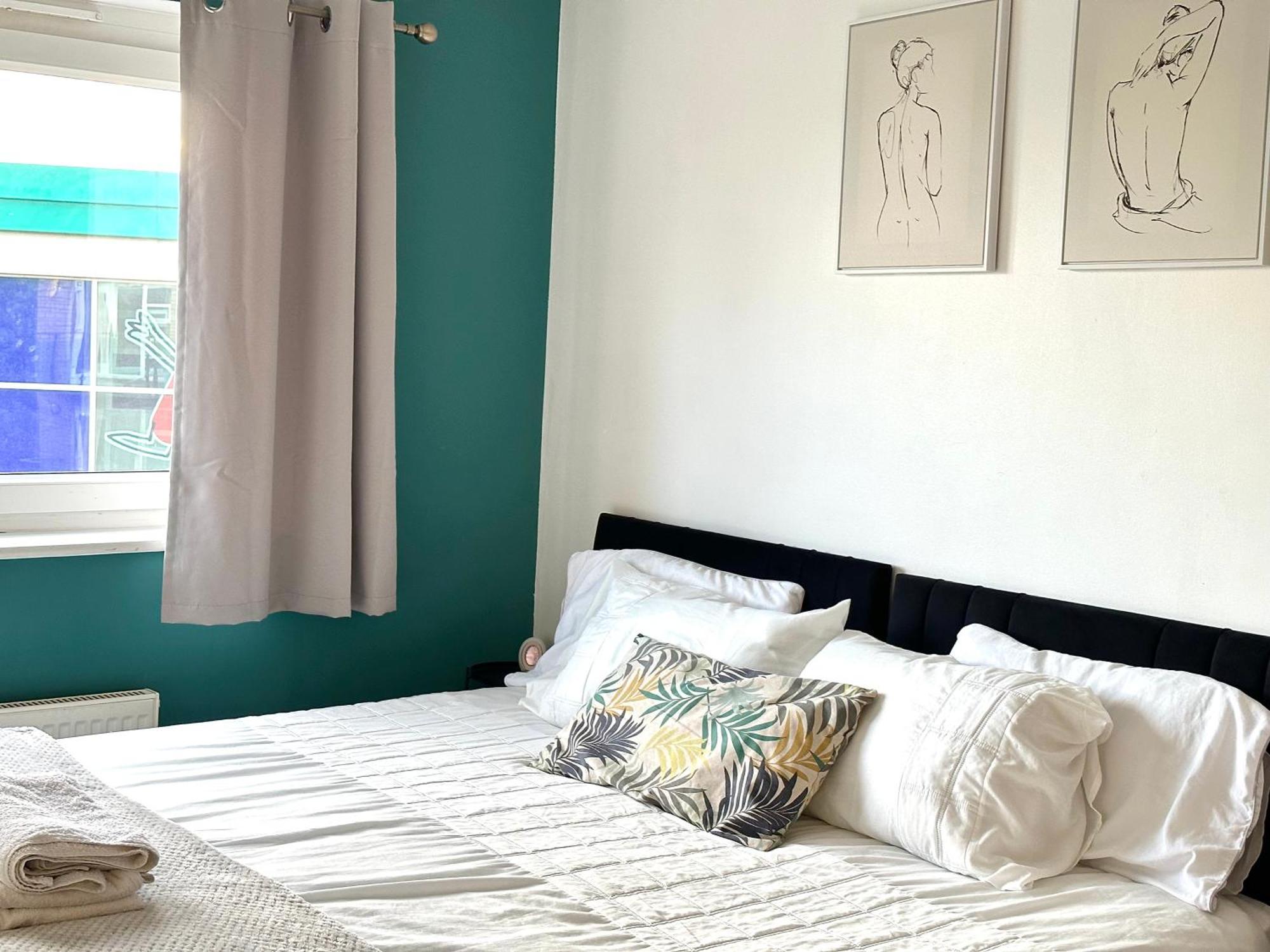 Starlet - 2 Bedroom Near Central Line Appartement *